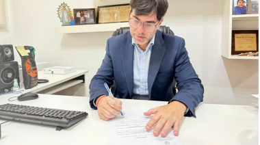 A un intendente peronista le aprobaron el código tributario y reaccionó con una inusual dedicatoria: “Que se vayan a cagar los libertarios”