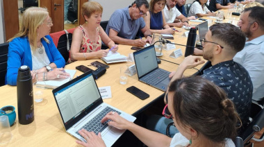 Paritarias: Los gremios docentes y estatales rechazaron el aumento del 2% que ofreció la Provincia