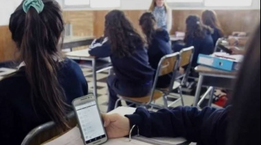 Vuelve a discutirse el uso de celulares en las escuelas