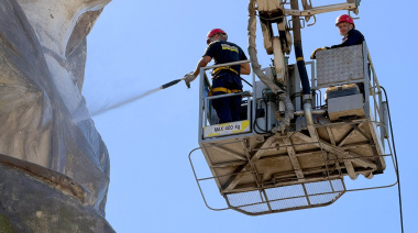 Se efectúa la puesta en valor del Monumento a la Gesta de Malvinas en Quequén