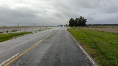 Corte total en la Ruta Nacional 228 por acumulación de agua