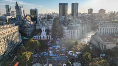 Con Plaza de Mayo llena, la universidad volvió a exigirle a Milei la aplicación de la ley de financiamiento