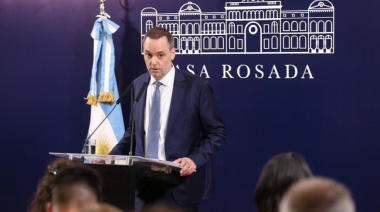 La crisis de Adorni impacta en la imagen de Milei y ya la comparan con la “foto de Olivos”