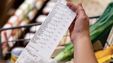 La inflación baja en las estadísticas, pero el bolsillo todavía no siente el alivio