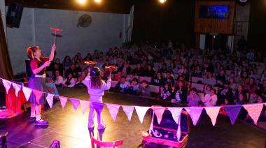 Comenzó el Teatro Municipal en invierno a sala llena: «Es totalmente gratuito», resaltó Juan Gamba