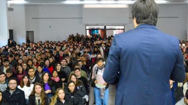La Provincia suma casi 1800 residentes al sistema de salud