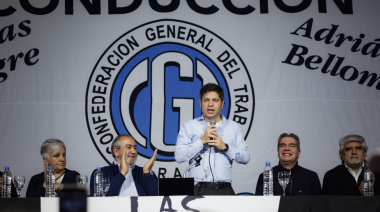 “La gente se está endeudando para pagar la vida”: Kicillof cargó contra Milei en un acto con la CGT en Chaco