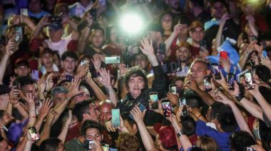 El Gobierno teme perder el perfil “anticasta” y comienza a proyectar miedos electorales para retener el poder