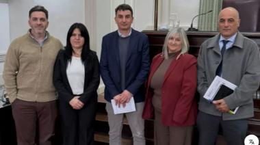 Mientras Valiante, Caballero y Cerezuela defienden el modelo libertario, otra fábrica baja la persiana y deja 120 familias sin trabajo