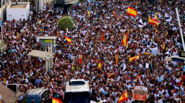 Miles de ceutíes se han concentrado este domingo para pedir soluciones a la crisis migratoria