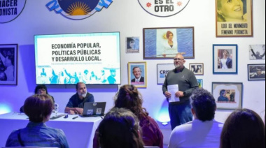 Charla sobre la inserción de la ultraderecha y cómo se utiliza la venta del odio