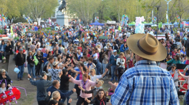 La Plaza del Folclore y la Tradición, una de las citas ineludibles para festejar el cumpleaños de la ciudad