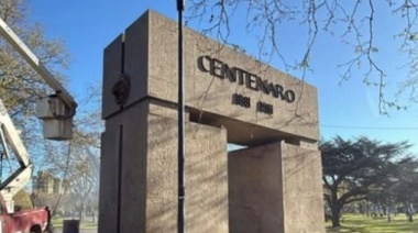 Recuperaron el Monumento del Centenario de Necochea tras una jornada de limpieza y puesta en valor