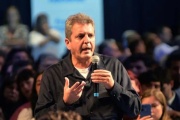 "Mi mayor responsabilidad es construir una alternativa que ponga límites a Milei", aseguró Massa