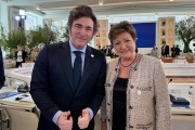 Milei dijo que no va a devaluar y denunció un "intento de golpe institucional"