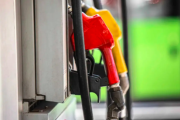Nuevo golpe al bolsillo: desde septiembre suben los impuestos a los combustibles