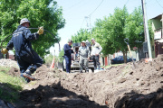 Con una fuerte inversión municipal crece la extensión de la red de agua en el Barrio Campana