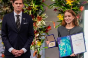 Ana Corina Sosa, hija de María Corina Machado, recibió el premio Nobel de la Paz en nombre de su madre