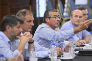A contrarreloj por la fecha de pago de los aguinaldos, intendentes de la UCR volvieron a reunirse con la Provincia