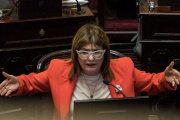 ¿Cuánto cuestan los anteojos inteligentes que usó Patricia Bullrich en el Senado?