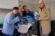 En Senderos de Luz ofrecen servicio de lavandería de acolchados y frazadas ante la llegada del frío