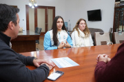 El Intendente recibió a la nadadora necochense de Selección, Guadalupe Angiolini