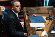 Qué es la moción de censura y cómo podría utilizarse para desplazar a Manuel Adorni