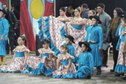 Con la presencia del Intendente se celebró la independencia con folclore y tradición
