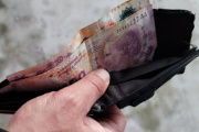 Al borde del default: cómo y para qué se endeudan las familias argentinas