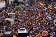 Miles de ceutíes se han concentrado este domingo para pedir soluciones a la crisis migratoria