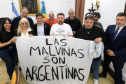 Axel Kicillof vuelve a poner en agenda el tema Malvinas y se reunió con veteranos de guerra