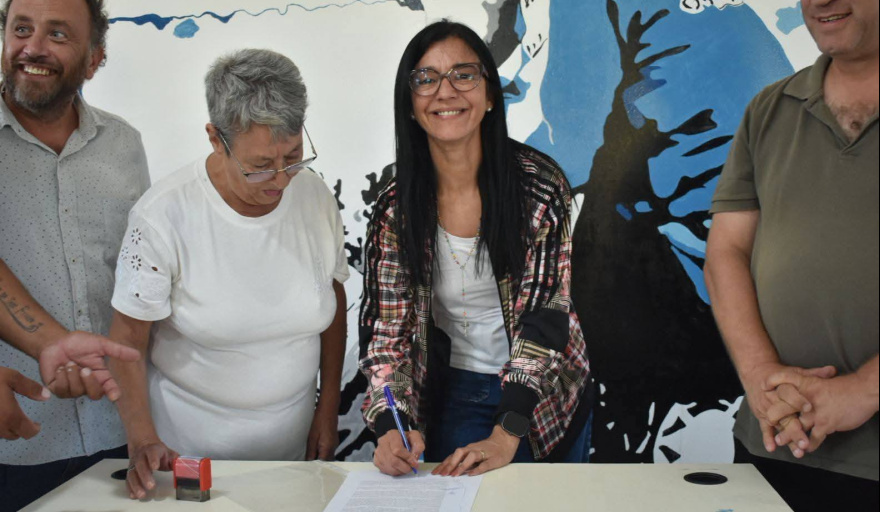Andrea Cáceres, gestión en Tandil y recorrida por el centro Cultural “Diego Maradona”