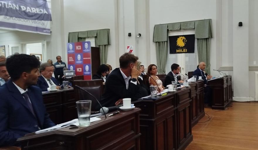 Sin debate extenso, el Concejo definió la consigna oficial para 2026