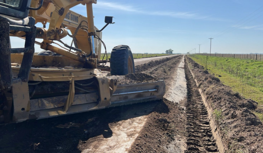 El EMSUR trabaja para mantener en condiciones los caminos rurales en un año de abundantes lluvias
