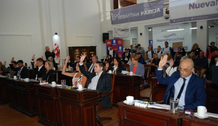 Con votos divididos, el HCD autorizó una nueva suba del boleto: el pasaje llegará a $1.900